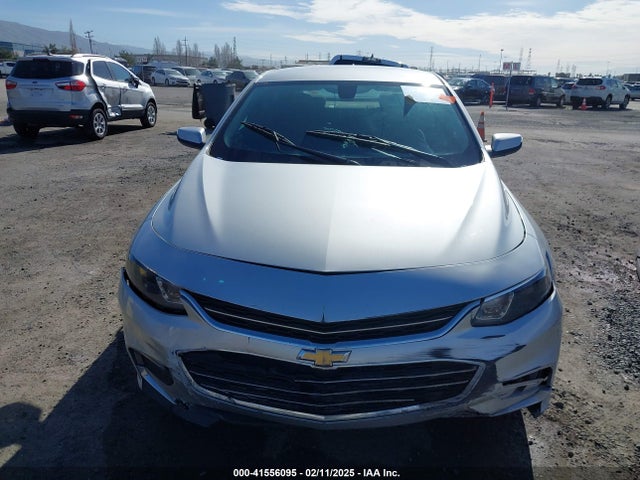 1G1ZD5STXJF140662 Chevrolet MALIBU LT