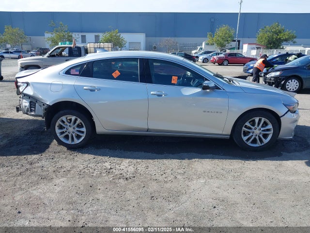 1G1ZD5STXJF140662 Chevrolet MALIBU LT