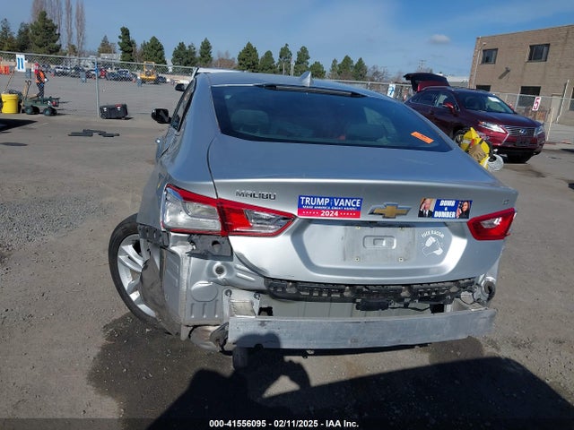 1G1ZD5STXJF140662 Chevrolet MALIBU LT