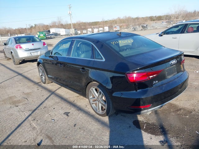 2019 AUDI A3 WAUBEGFFXK1019177 Photo 2