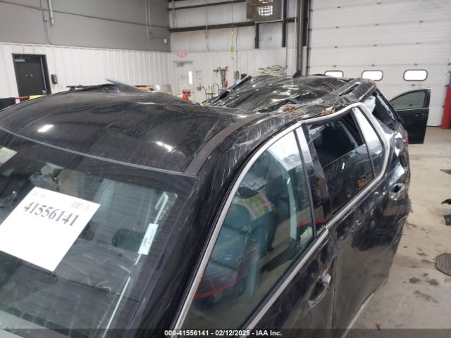1GNEVJKW9JJ253240 Chevrolet Traverse Premier