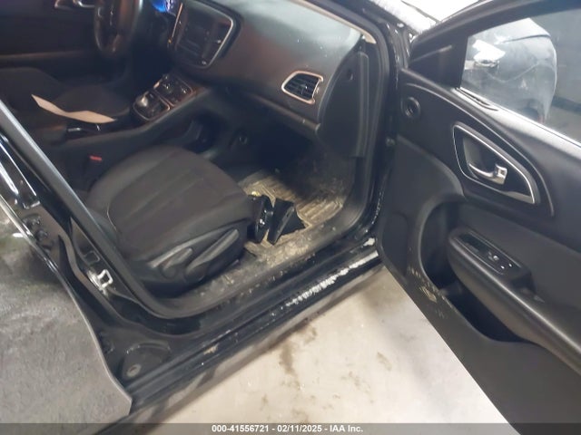 Продаж на аукціоні авто 2015 Chrysler 200 Limited, vin: 1C3CCCAB8FN574237, номер лоту: 41556721