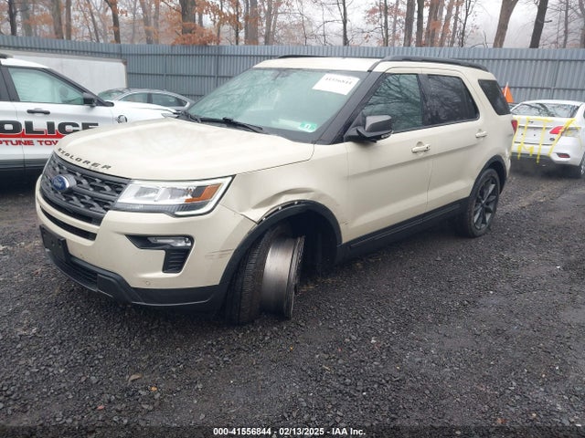 Ford EXPLORER XLT 2018 1FM5K8D88JGA17115 Image 2