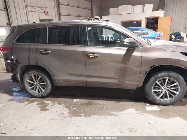 Toyota Highlander Xle 2017 5TDJZRFH7HS478100 Image 13