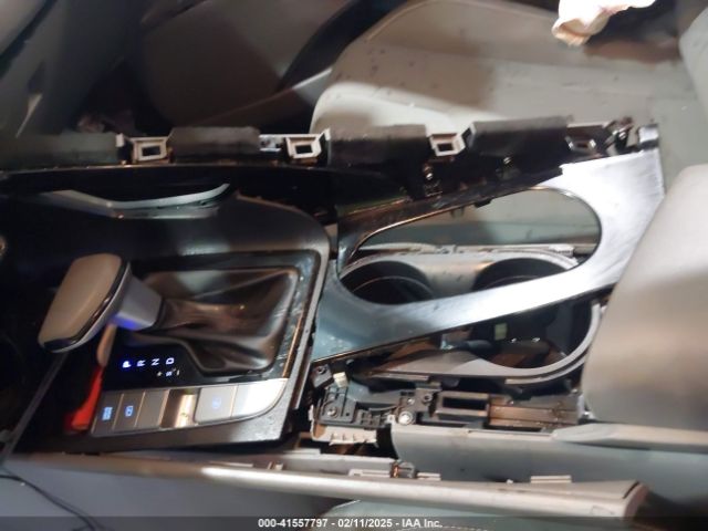 KMHLM4AJ7NU030804 Hyundai Elantra Hybrid Blue