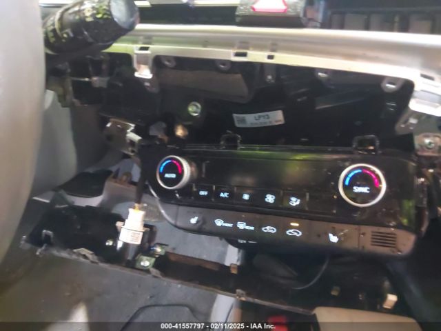 KMHLM4AJ7NU030804 Hyundai Elantra Hybrid Blue