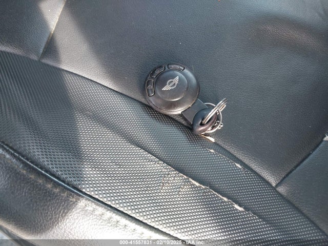 2011 MINI COOPER S WMWSV3C55BTY11360 Photo 10