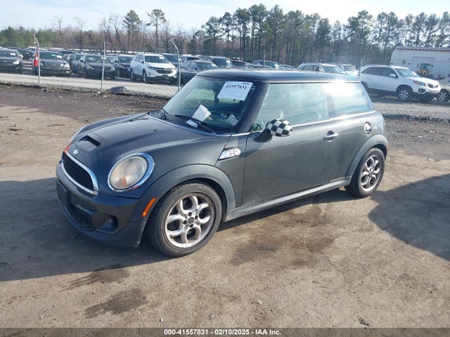 2011 MINI COOPER S WMWSV3C55BTY11360 Photo 1