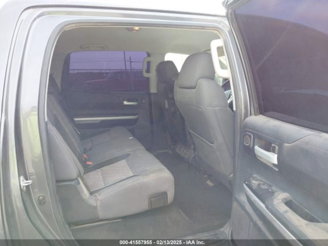5TFDY5F17FX450557 Toyota Tundra Sr5 5.7l V8