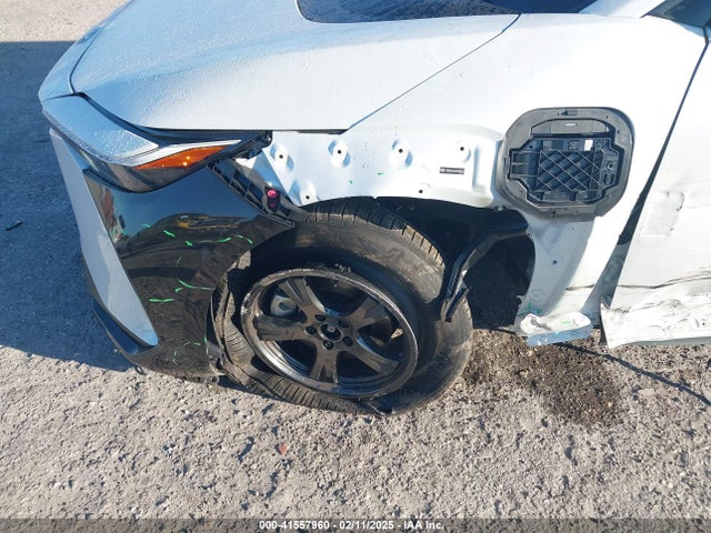 Toyota BZ4X XLE 2024 JTMABACA6RA084552 Image 20