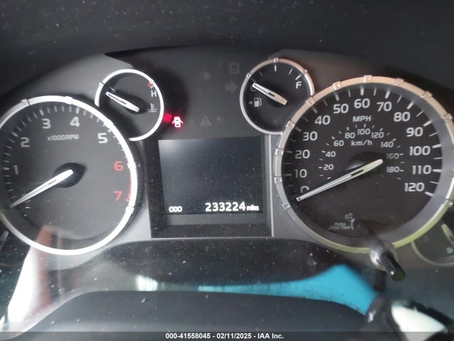 5TFRY5F13EX158439 Toyota Tundra Sr5 5.7l V8