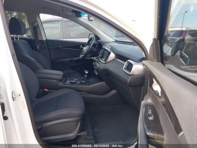 5XYPG4A54KG599963 KIA Sorento 3.3l S