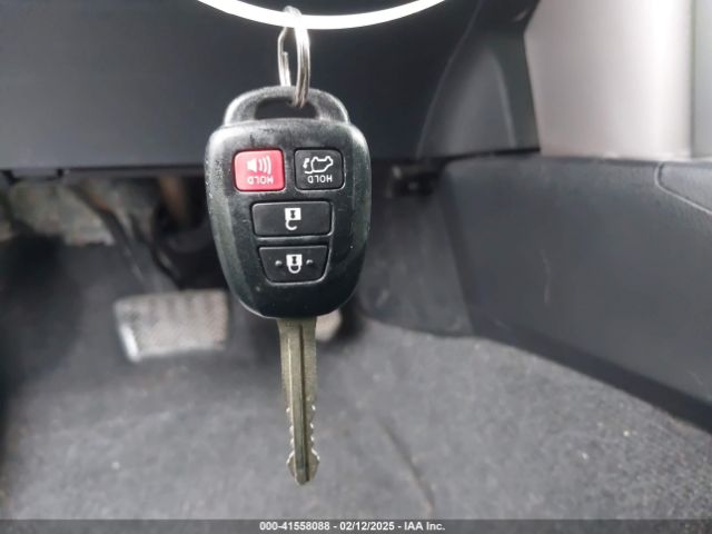 JTMWFREV9HJ136943 Toyota Rav4 Xle