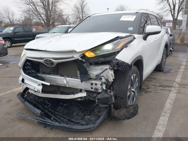 5TDGZRBH5NS590471 Toyota Highlander Xle
