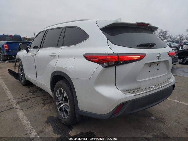 5TDGZRBH5NS590471 Toyota Highlander Xle