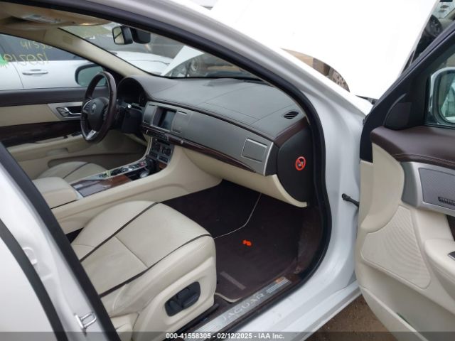 SAJWJ0FF2F8U59934 Jaguar Xf 3.0 Portfolio/3.0 Sport