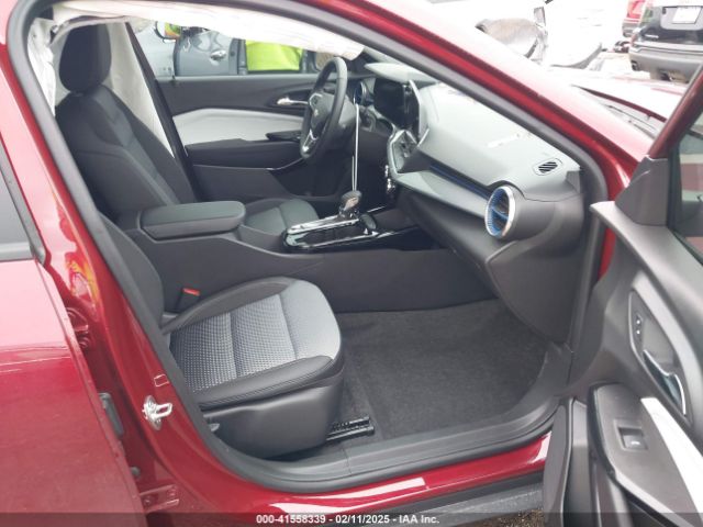 2025 CHEVROLET TRAX KL77LHEP8SC074582 Photo 4