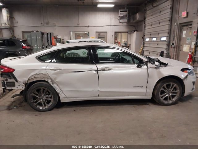 3FA6P0RU8KR277421 Ford Fusion Hybrid Titanium