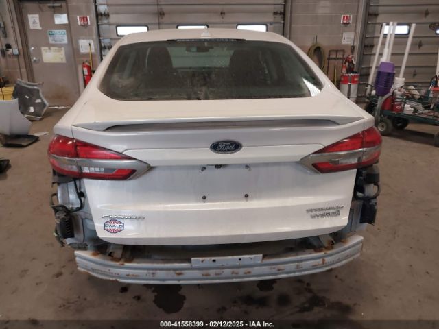 3FA6P0RU8KR277421 Ford Fusion Hybrid Titanium