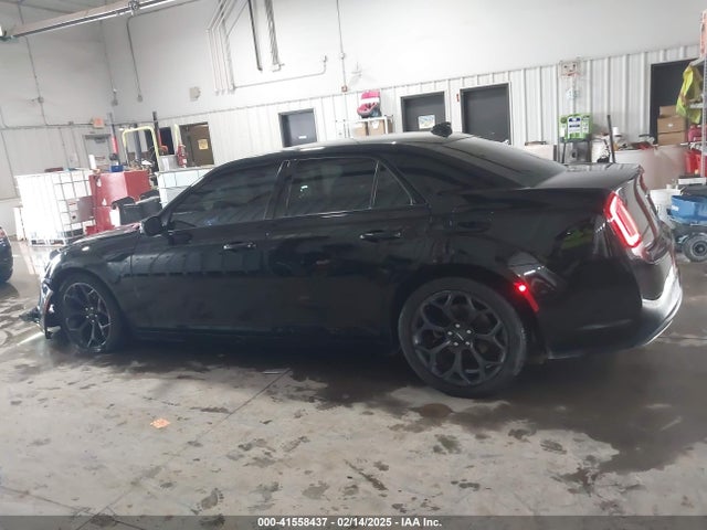 Chrysler 300 300s 2019 2C3CCABG6KH617913 Image 15