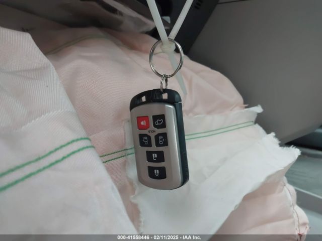 5TDYK3DC7GS729154 Toyota Sienna Xle/limited