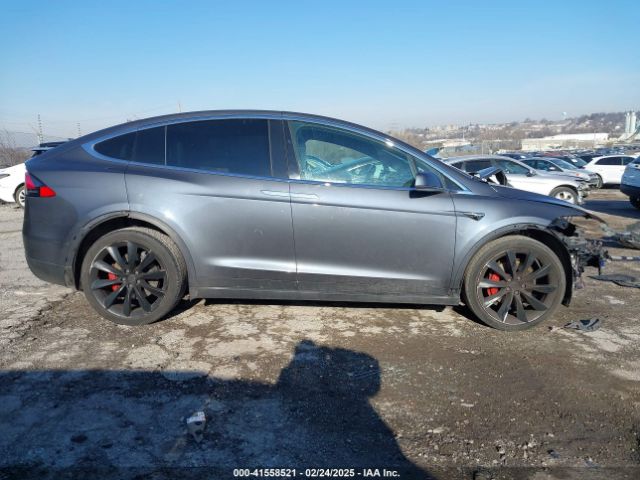 5YJXCBE42JF138638 Tesla MODEL X