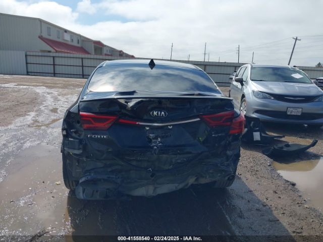 3KPF34AD4ME327217 KIA Forte Gt-line