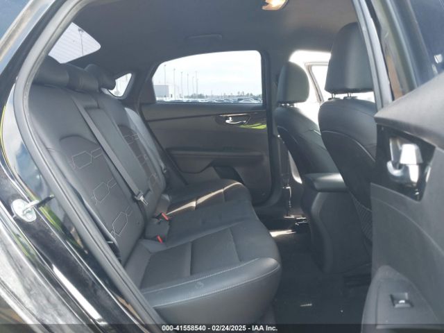 3KPF34AD4ME327217 KIA Forte Gt-line