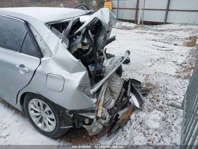 4T1BF1FK0HU399966 Toyota CAMRY LE