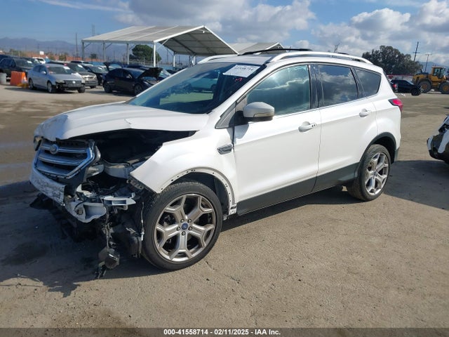 1FMCU0J98KUA06117 Ford Escape Titanium