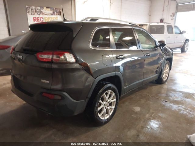 1C4PJLCB0GW338970 Jeep Cherokee Latitude