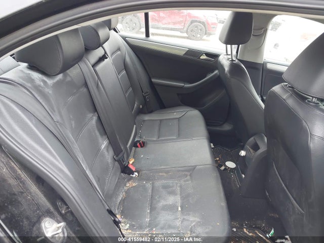 3VWD67AJ3GM384859 Volkswagen Jetta