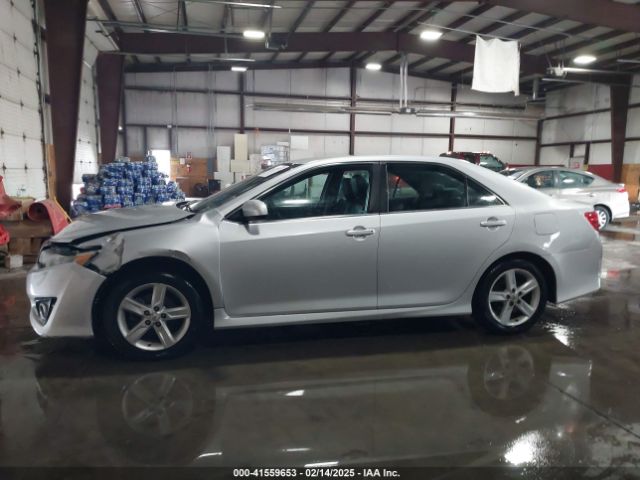 4T1BF1FK3EU429974 Toyota CAMRY SE