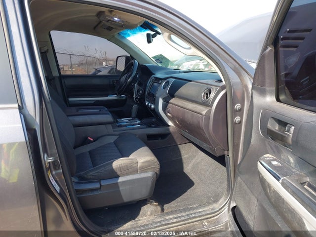 5TFEY5F19EX172246 Toyota Tundra Sr5 5.7l V8