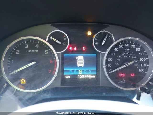 5TFEY5F19EX172246 Toyota Tundra Sr5 5.7l V8