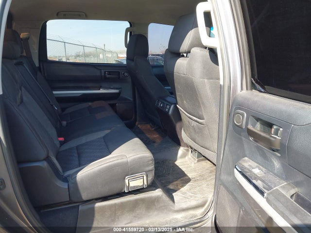 5TFEY5F19EX172246 Toyota Tundra Sr5 5.7l V8