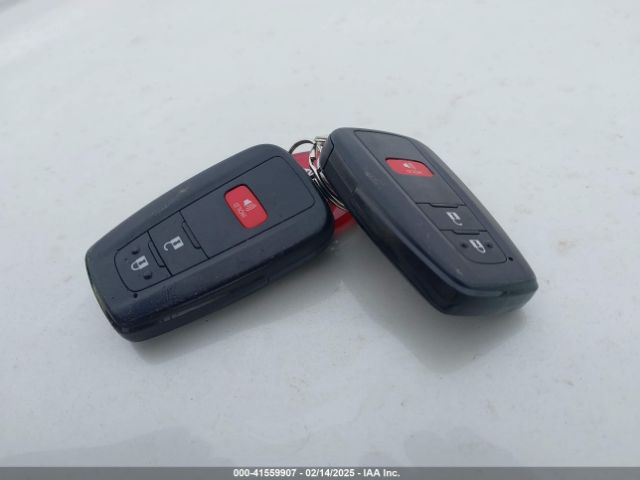 JTND4RBE2L3096103 Toyota COROLLA SE
