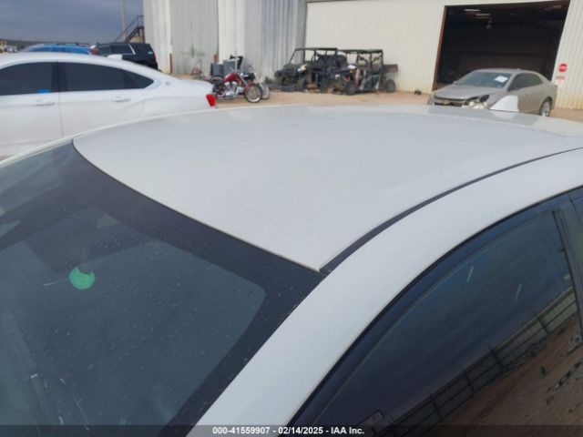 JTND4RBE2L3096103 Toyota COROLLA SE