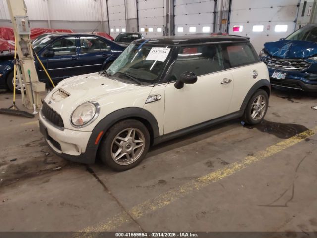 2009 MINI COOPER S WMWMF73509TW85898 Photo 1