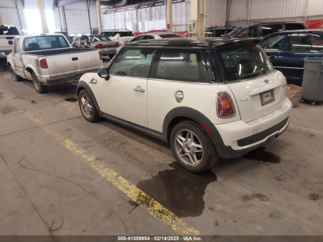 2009 MINI COOPER S WMWMF73509TW85898 Photo 2