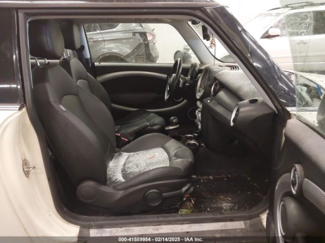2009 MINI COOPER S WMWMF73509TW85898 Photo 4