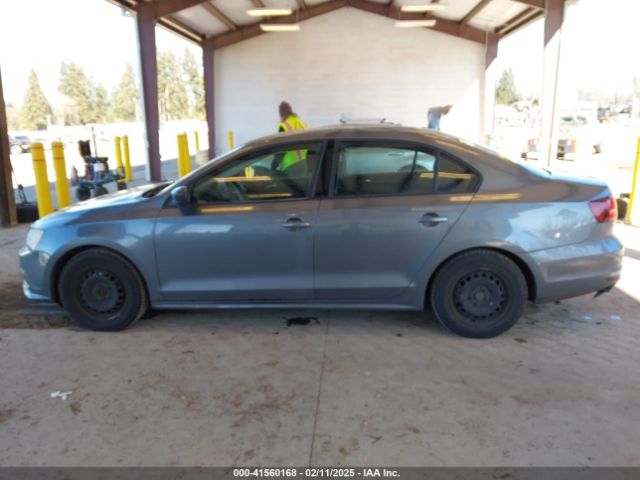 3VW267AJ8GM323272 Volkswagen Jetta 1.4t S