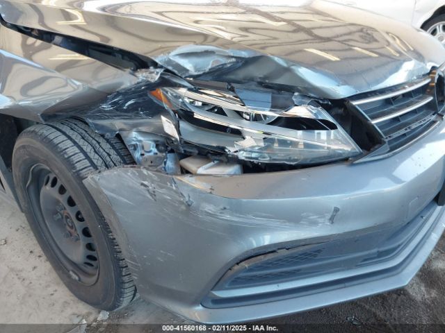 3VW267AJ8GM323272 Volkswagen Jetta 1.4t S