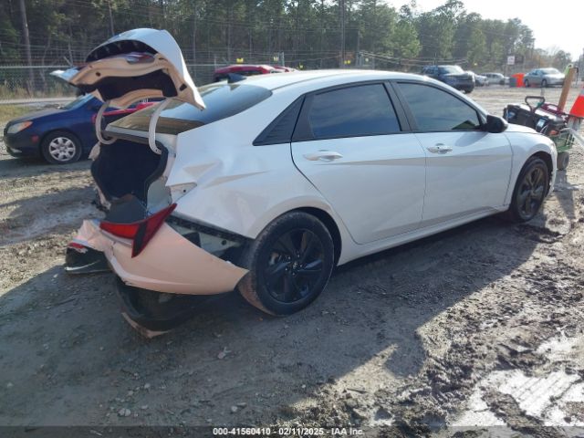 5NPLM4AG8MH013995 Hyundai ELANTRA SEL