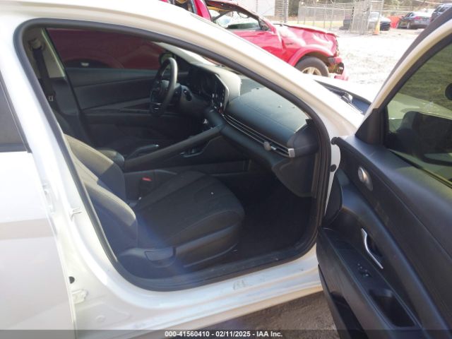 5NPLM4AG8MH013995 Hyundai ELANTRA SEL