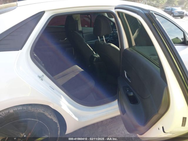 5NPLM4AG8MH013995 Hyundai ELANTRA SEL