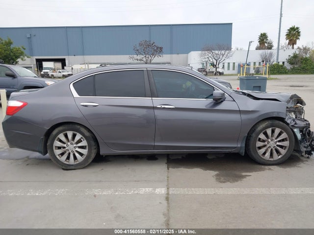 Honda Accord 2015 1HGCR2F88FA084908 Image 26