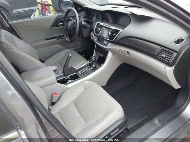 Honda Accord 2015 1HGCR2F88FA084908 Image 17
