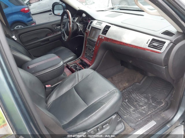 2008 CADILLAC ESCALADE ESV 1GYFC66888R214804 Photo 4