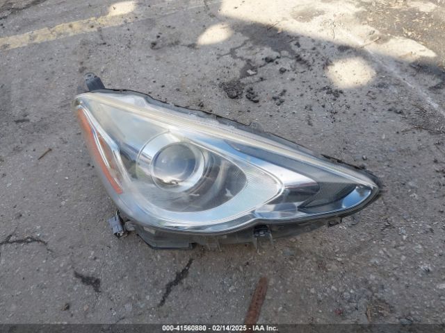 JTDKDTB34H1592126 Toyota Prius C One